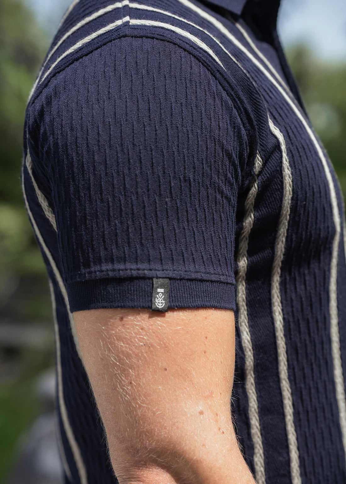 LCY | CONTRAST VERTICAL TEXTURE STRIPE POLO LCY